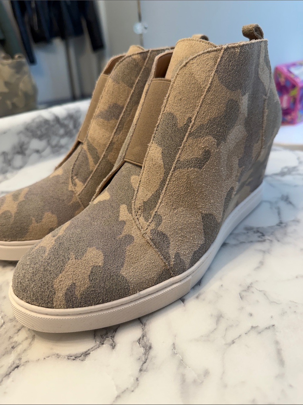 Linea Paolo Wedge Zip Sneaker size 10